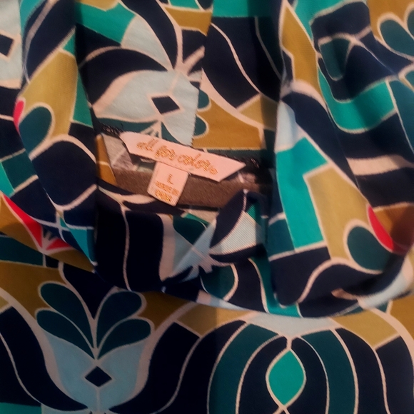 Multicolor Geometric Pattern Top - Picture 2 of 3